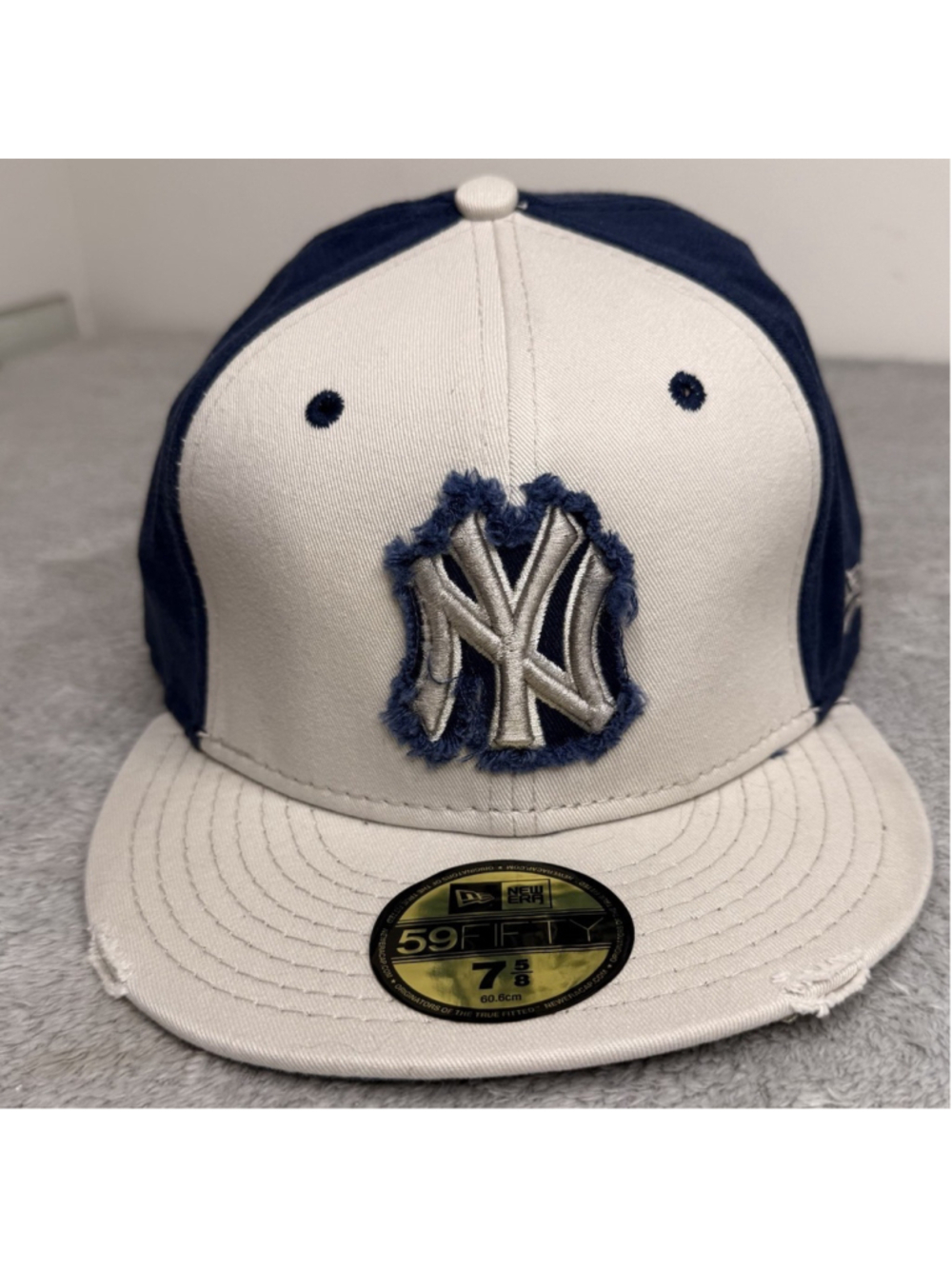 New Era 59FIFTY New York Yankees Distressed Trucker Fitted Hat Navy Size 7 5/8